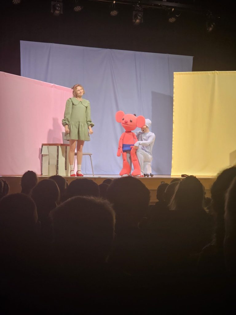 Wyjście na przedstawienie.