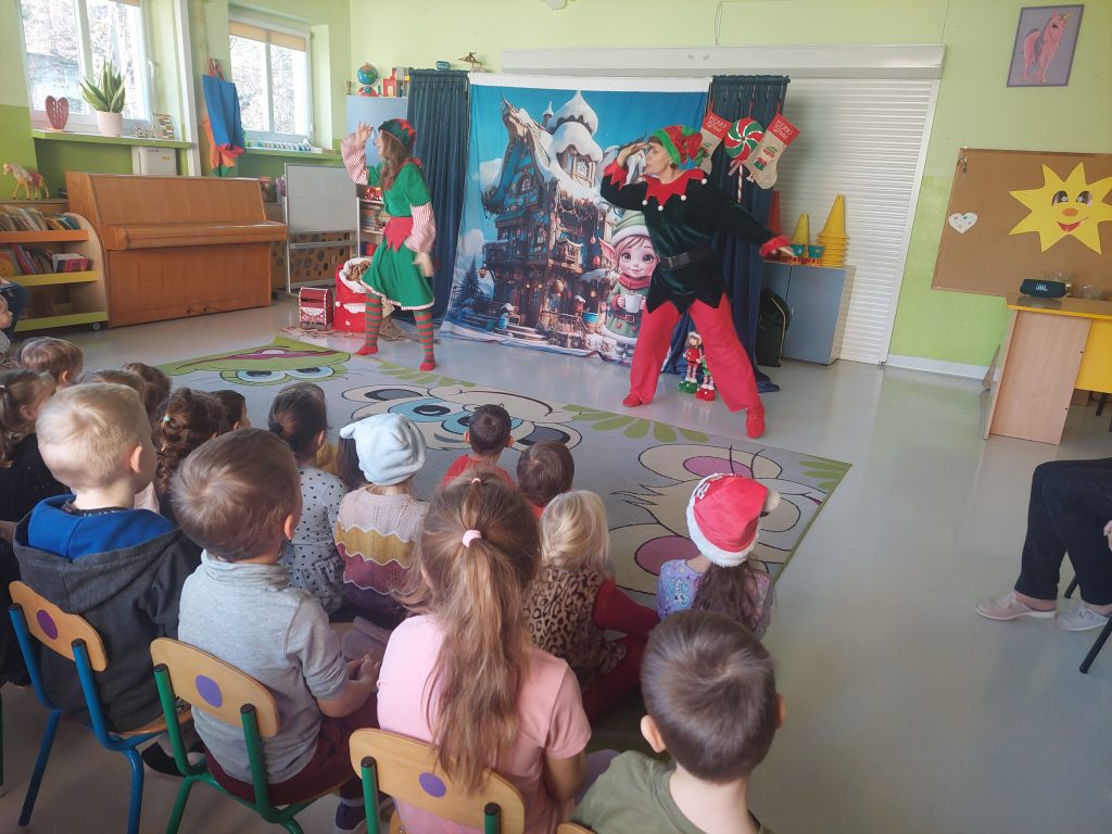 Mikołajkowe przedstawienie teatralne