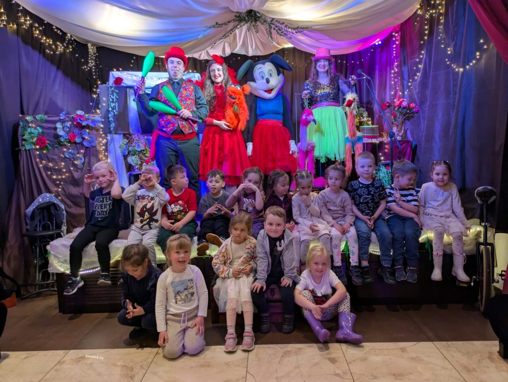 Żabki i Mróweczki w Muzycznym Teatrze Magicznym
